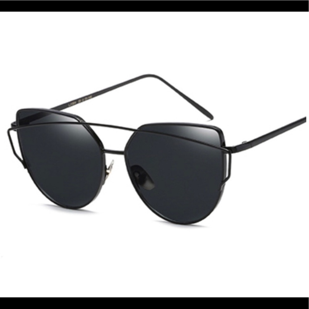 Women's Sunglasses - Double Metal / Nose Bridge